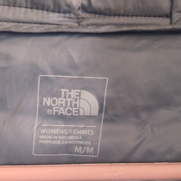 The North Face Charcoal Quilted Jacket - Picture 2 of 5